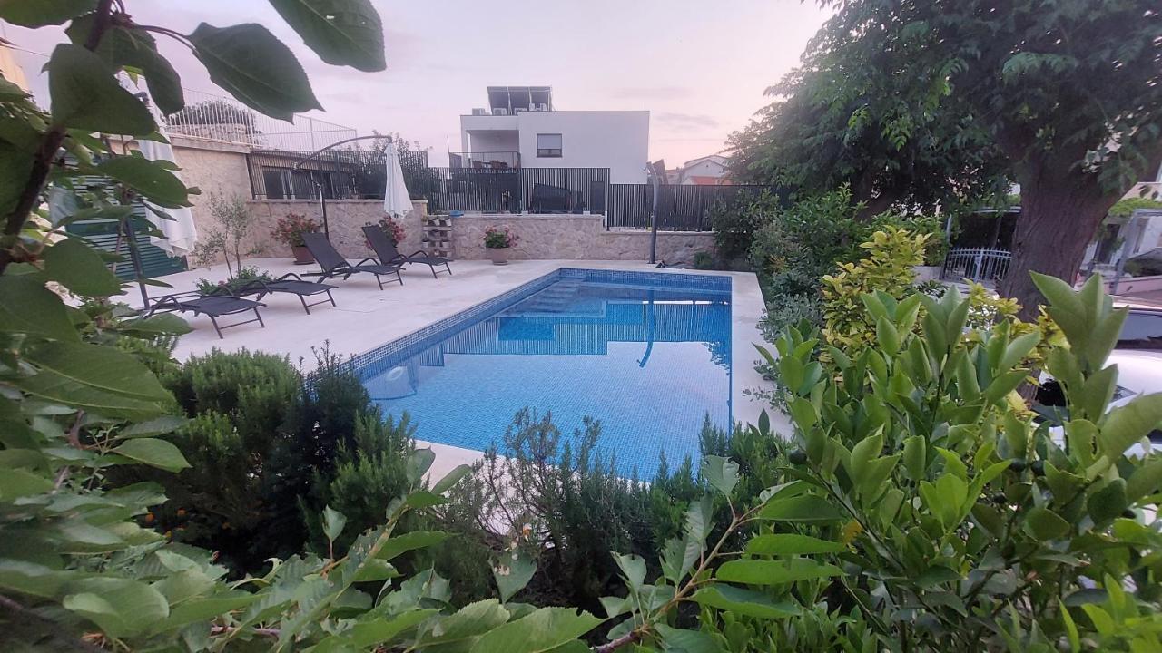 Apartments Plavi&Zuti Zaboric Buitenkant foto